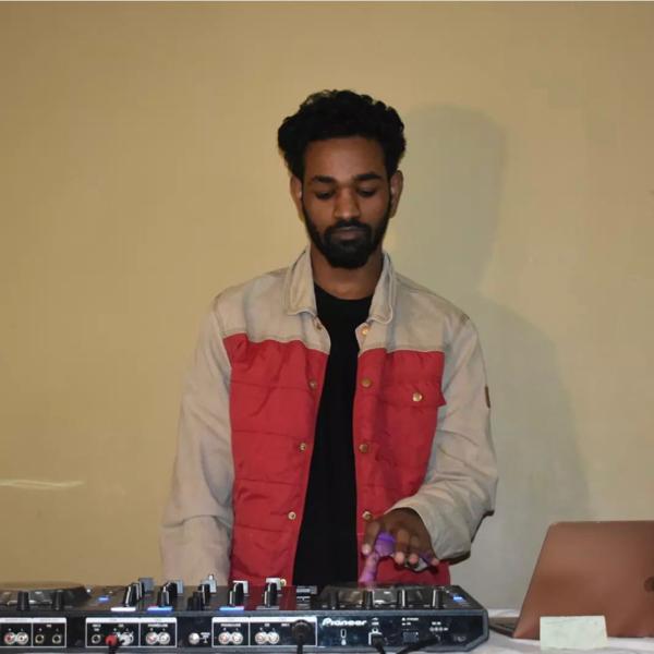 Dj ym