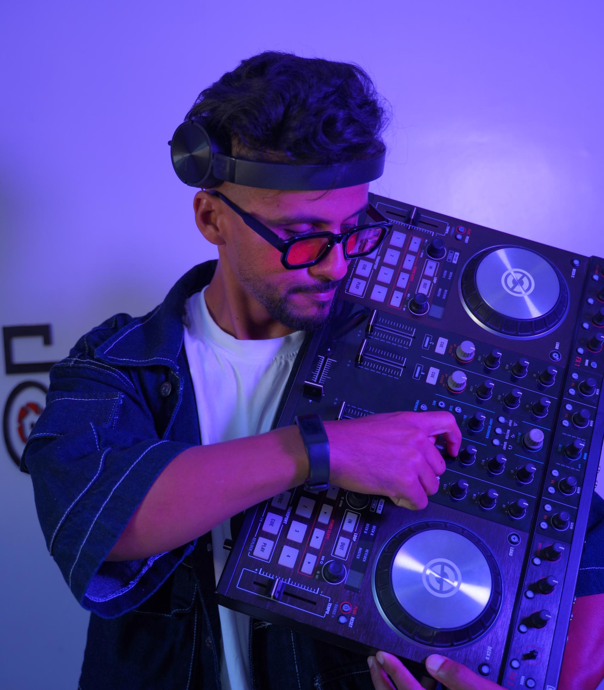dj NB