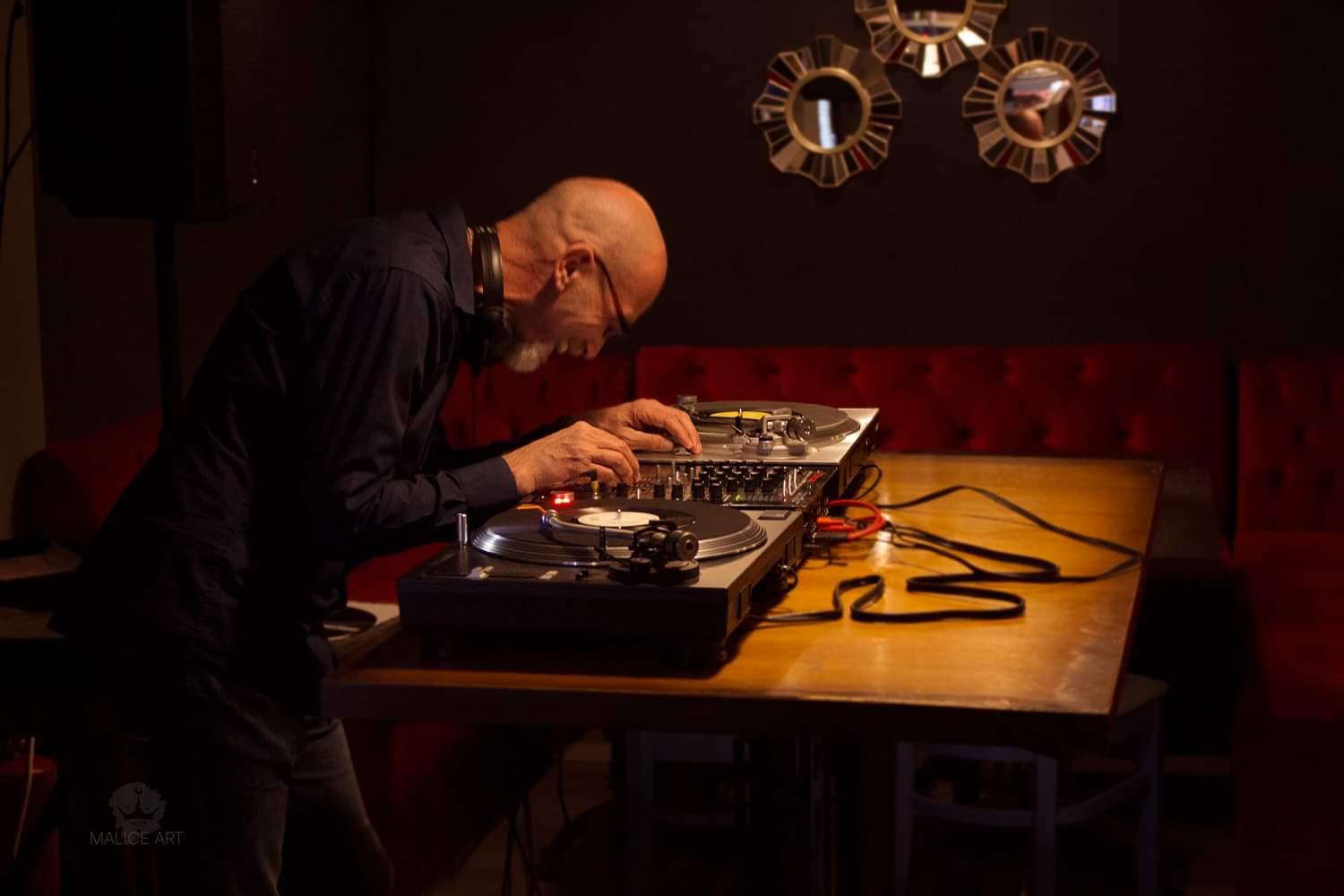 DJ N'escu