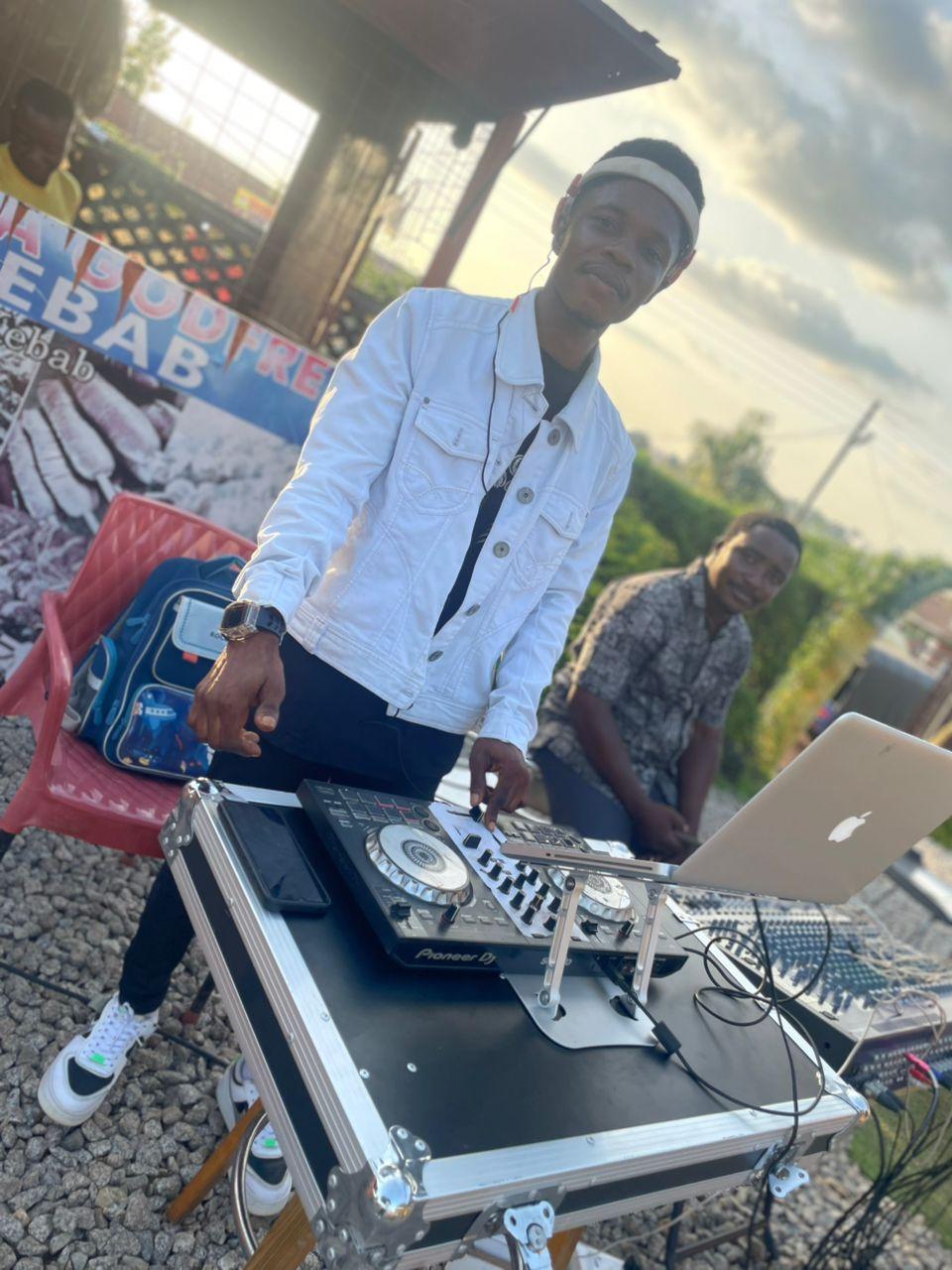 DJ AT KAY 