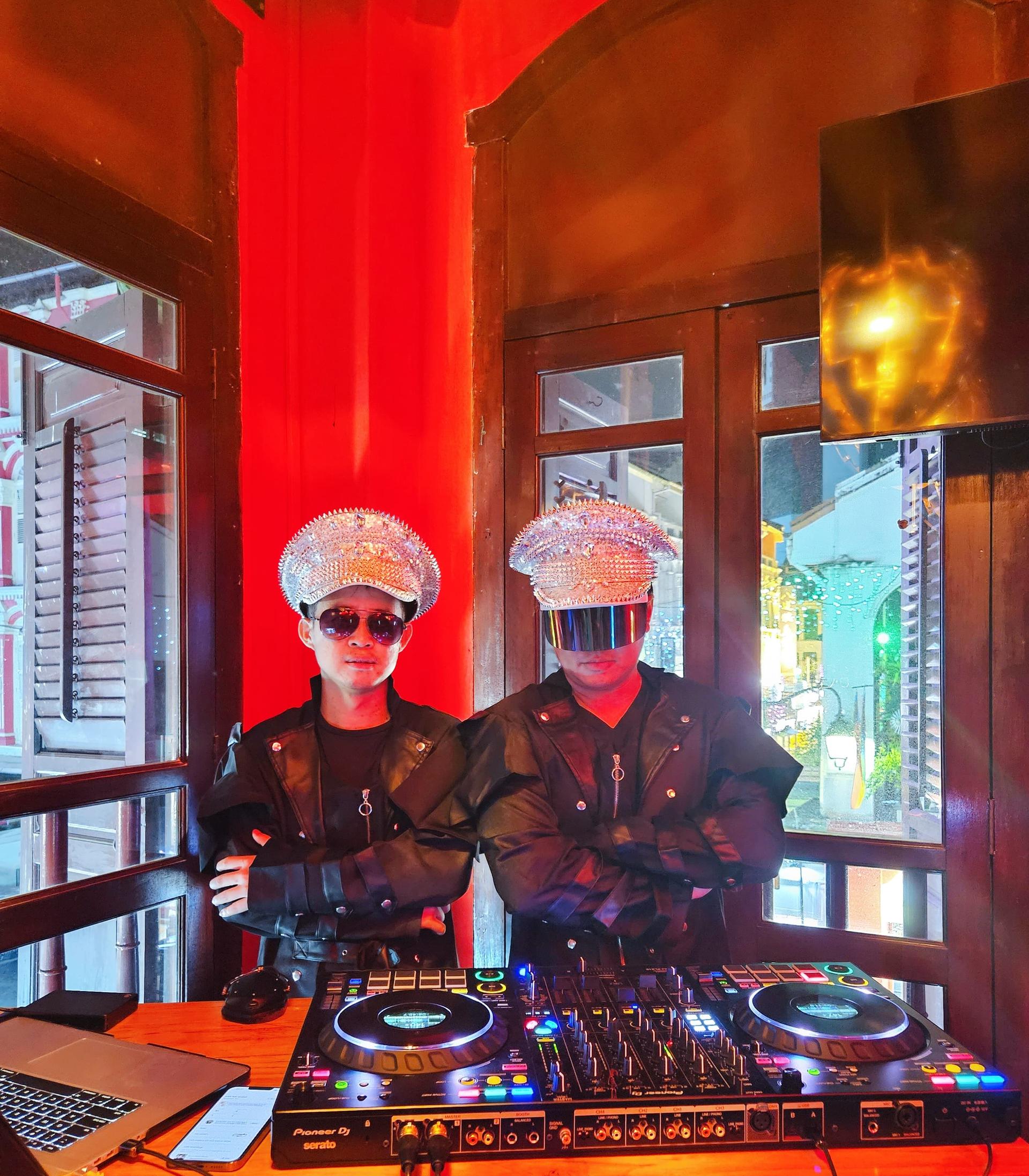 DJ DiamondSilver