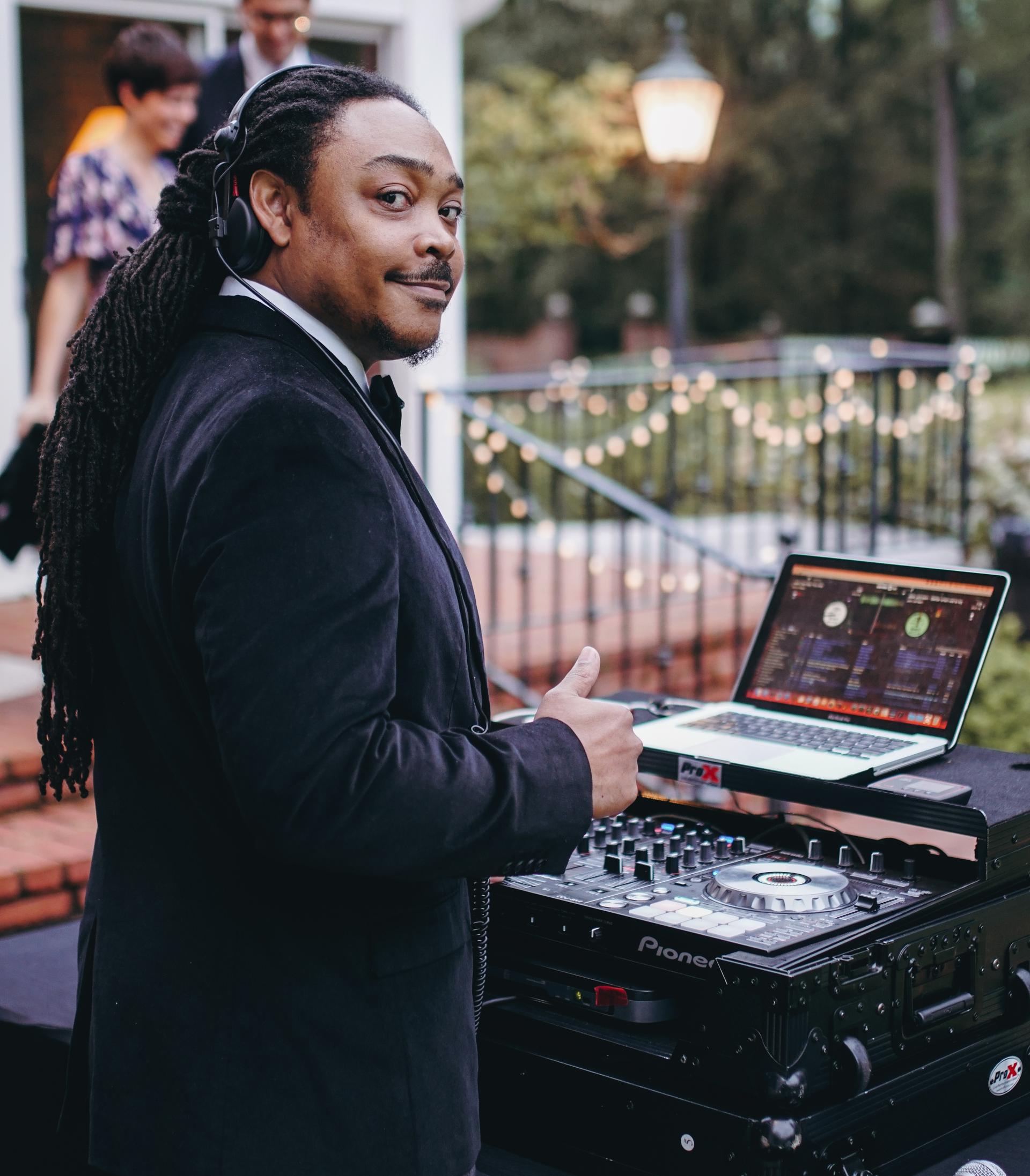 DJ Hypnoteyez