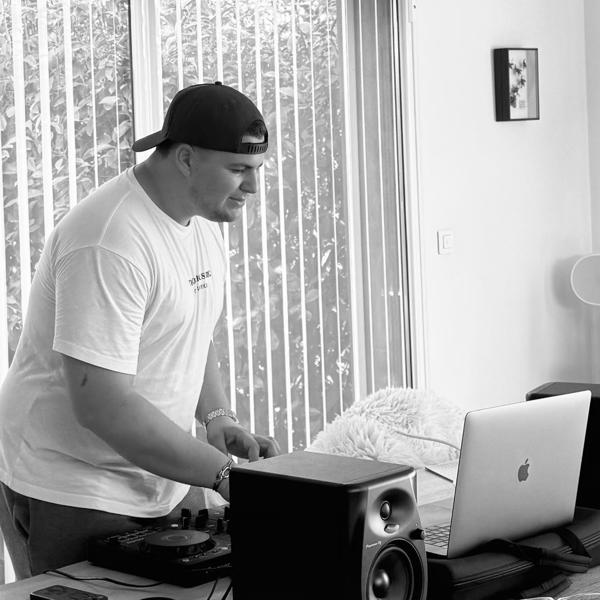 Dj Housequila