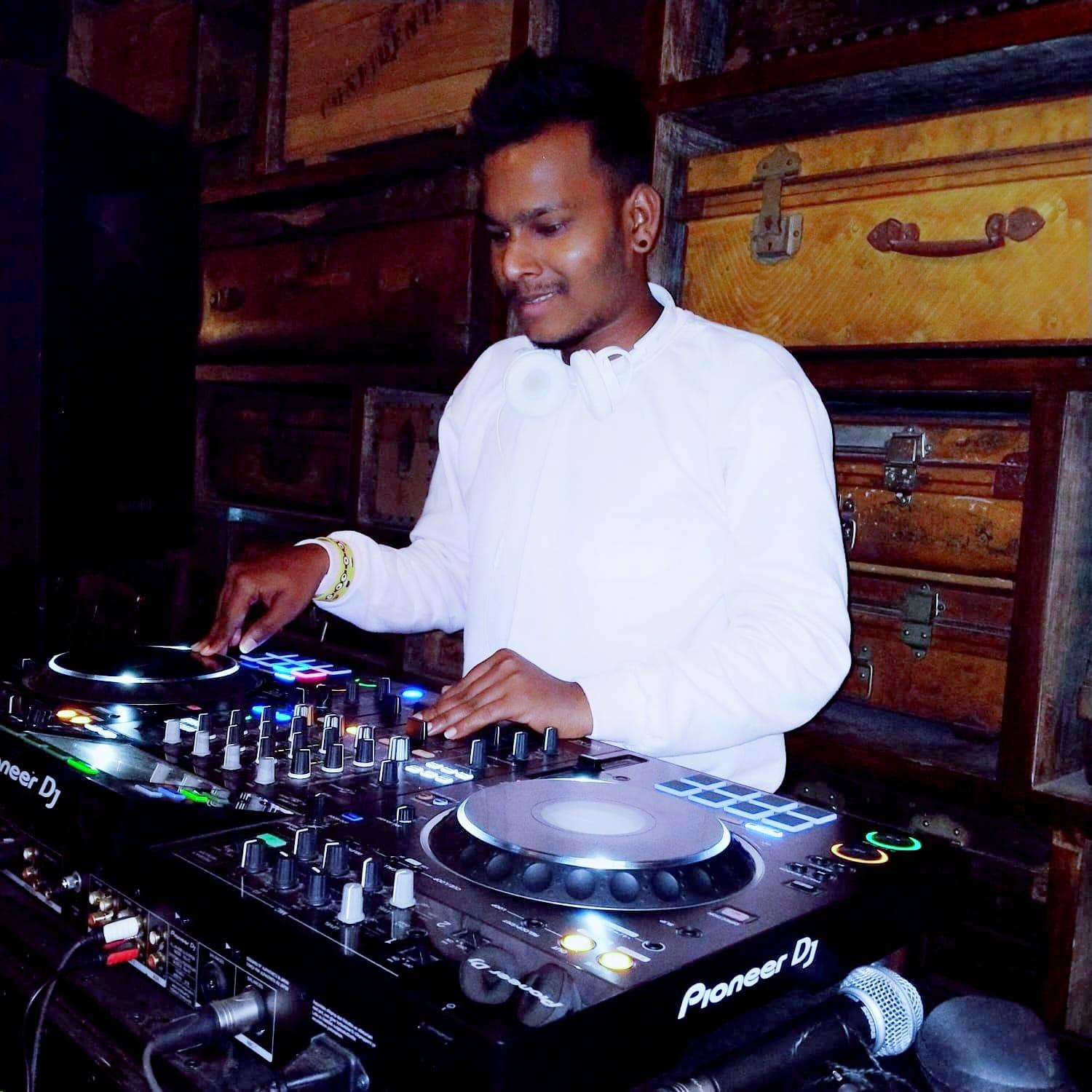 Dj vikas 