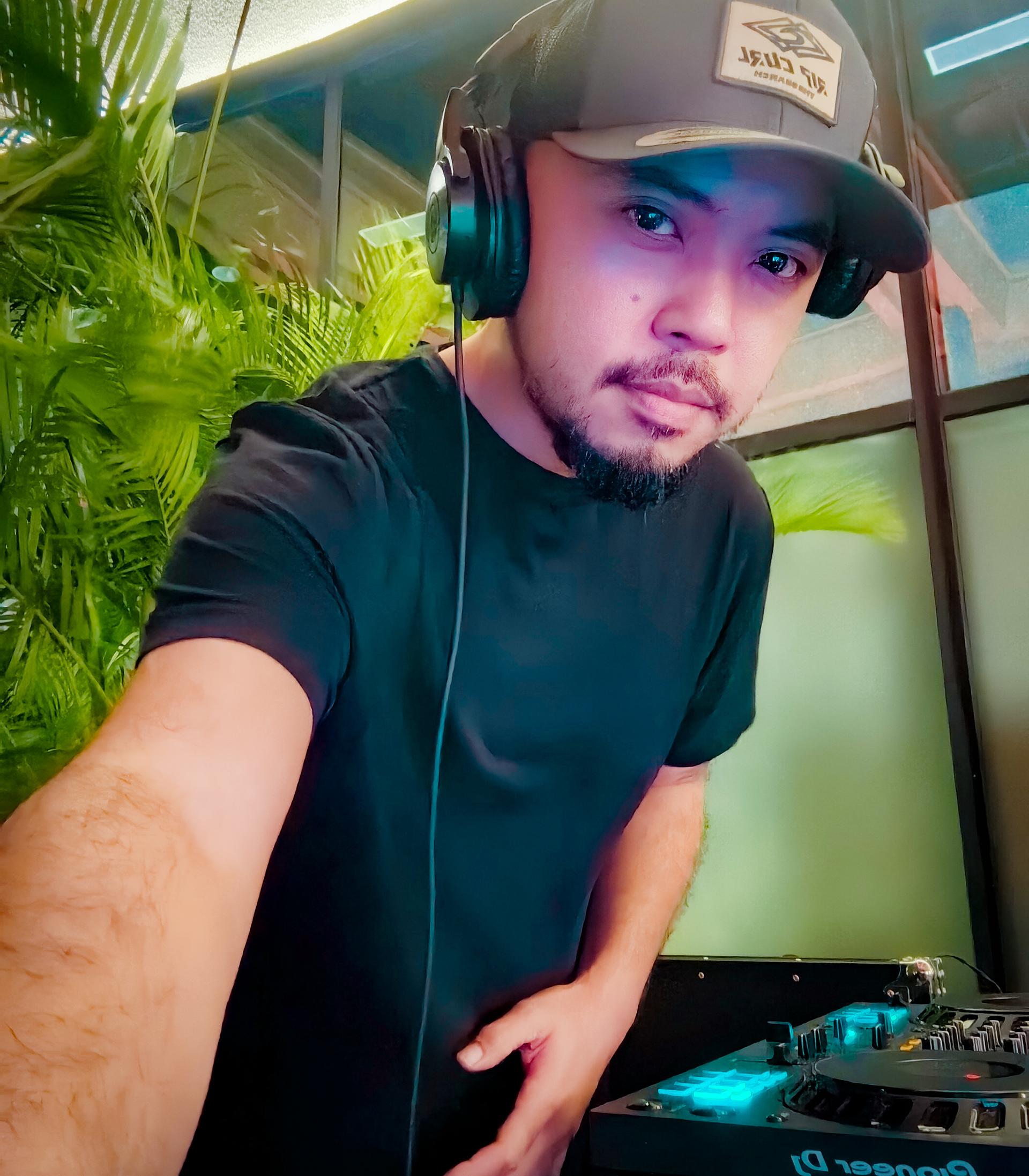 Dj KrizKnight