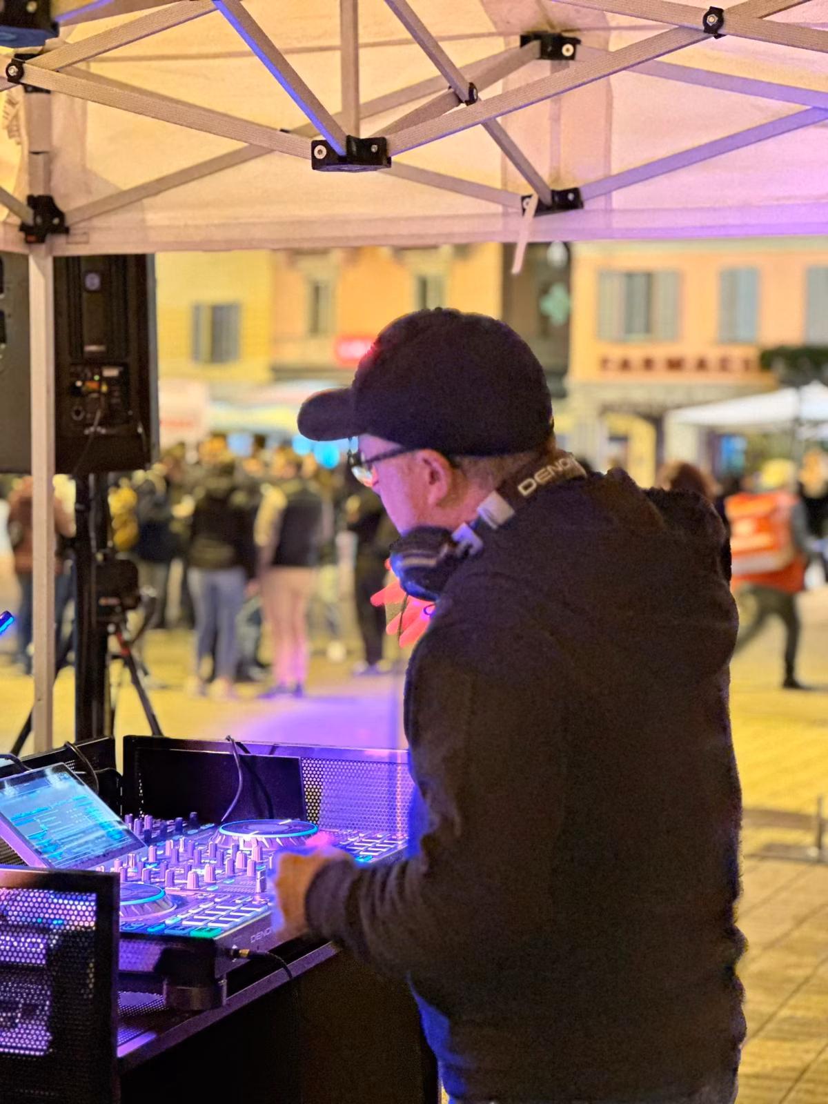 DJ AXI‘S