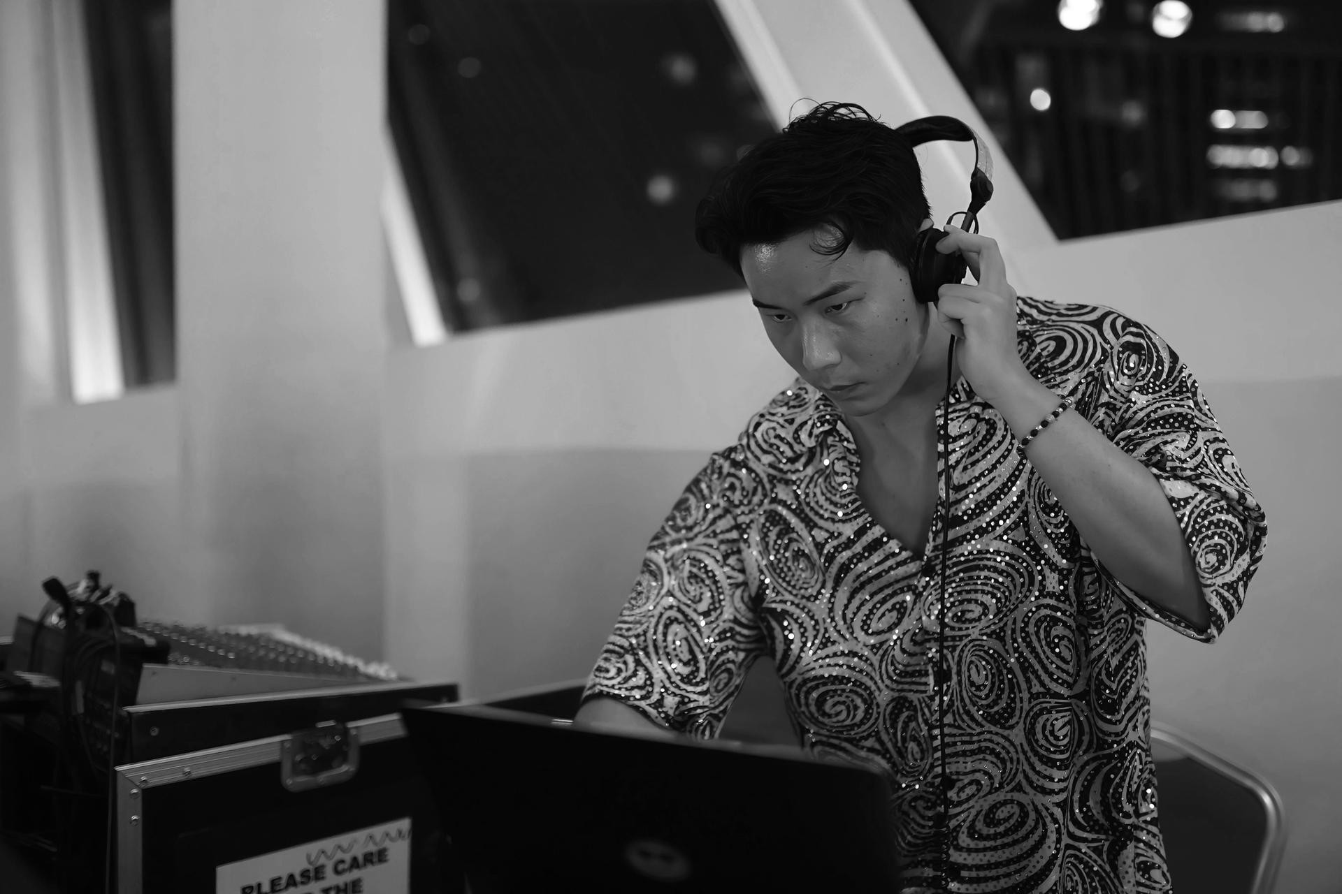 DJ Jonniboi