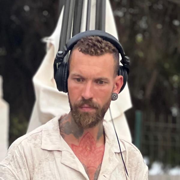 J /