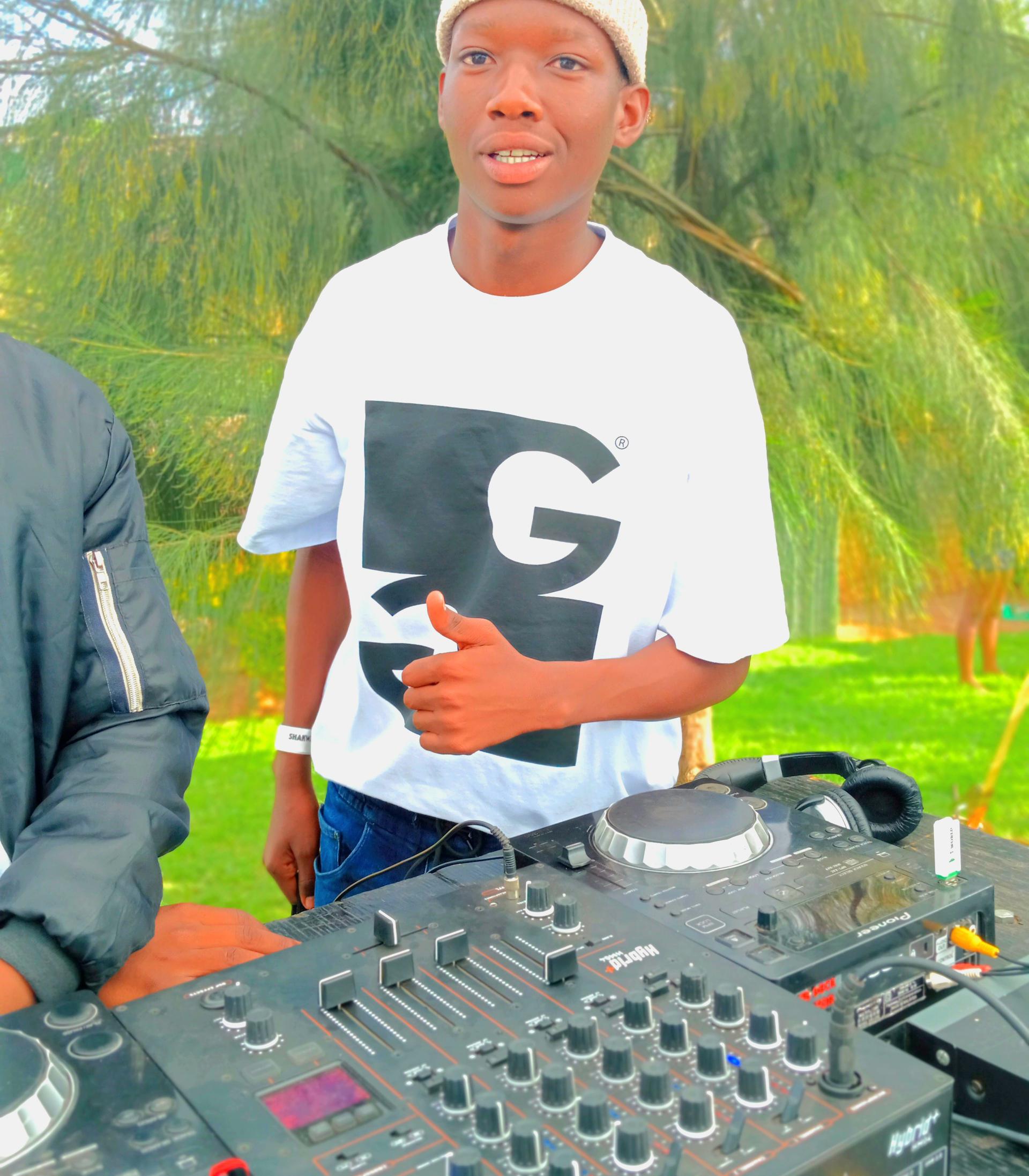 DjyDeeblaq sa 