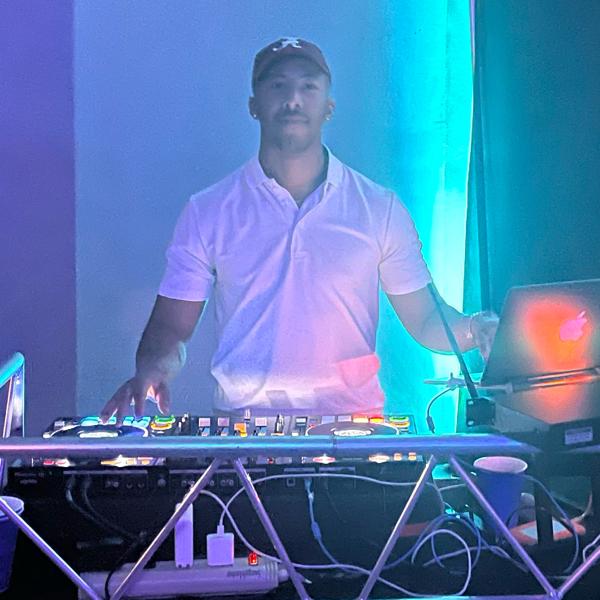 DJ 2K