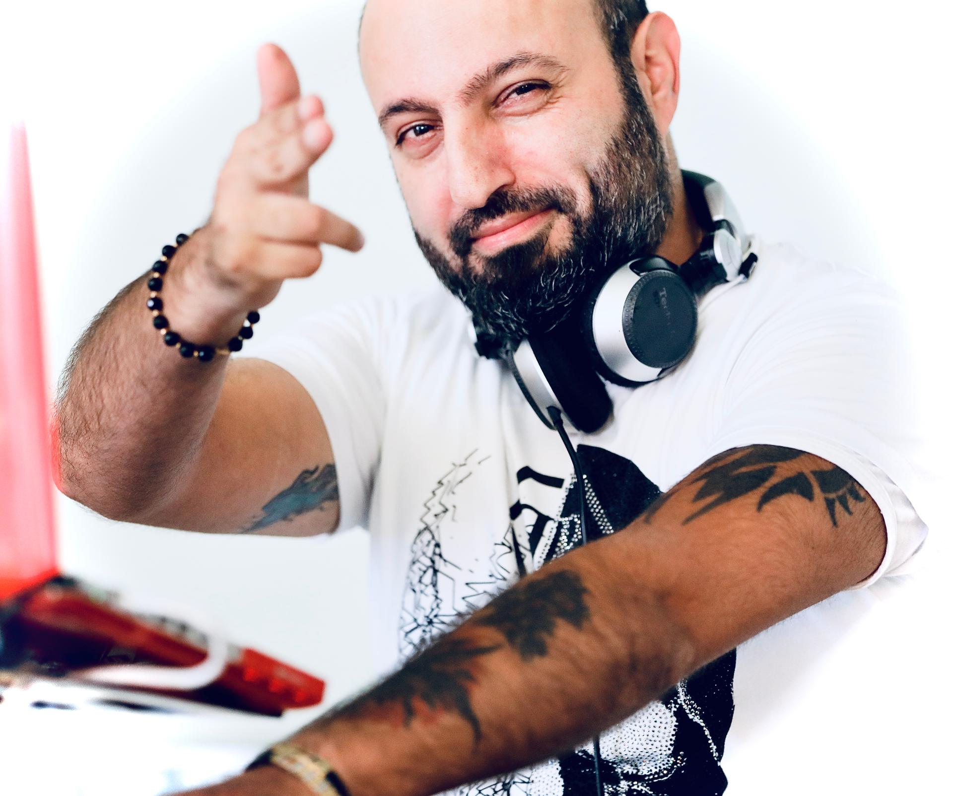 LEB DEEJAY 