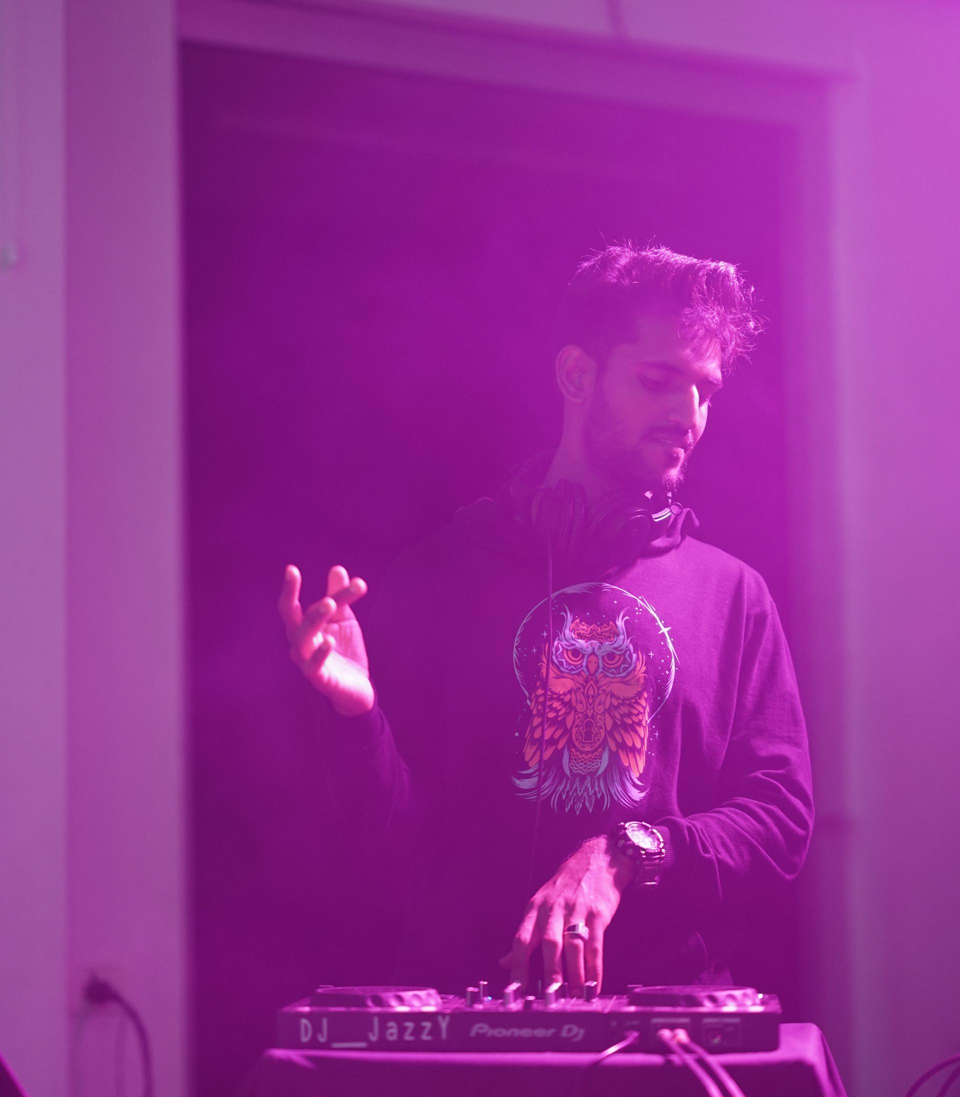 DJ JAZZY 