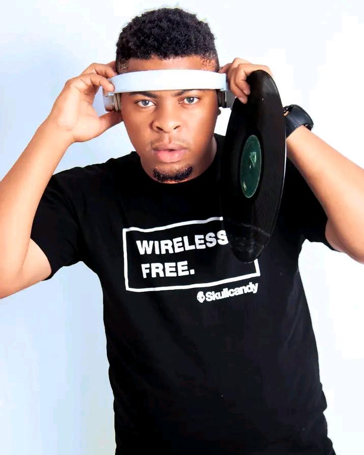 Dj BROWN TZ