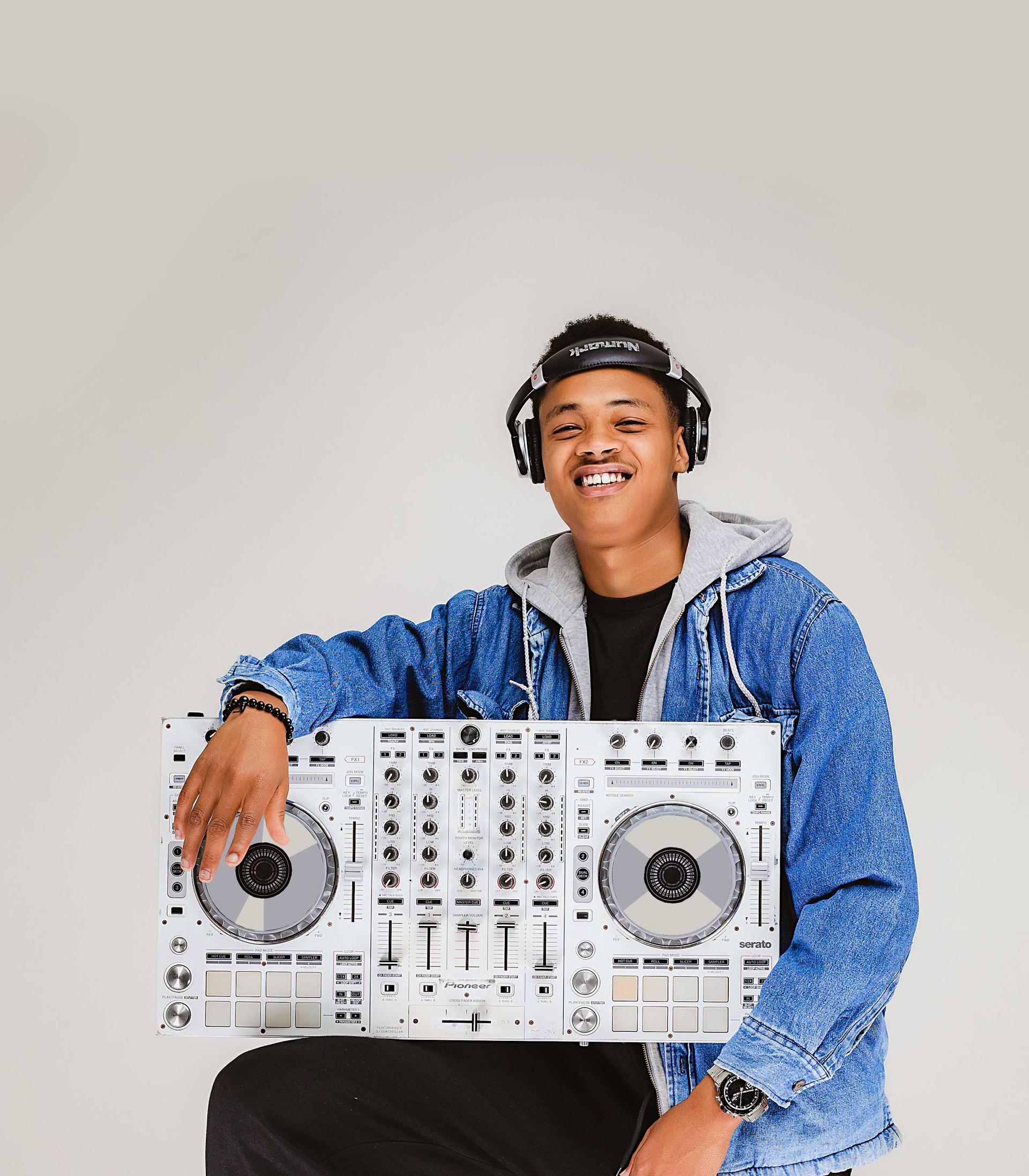 Dj Tevin.5