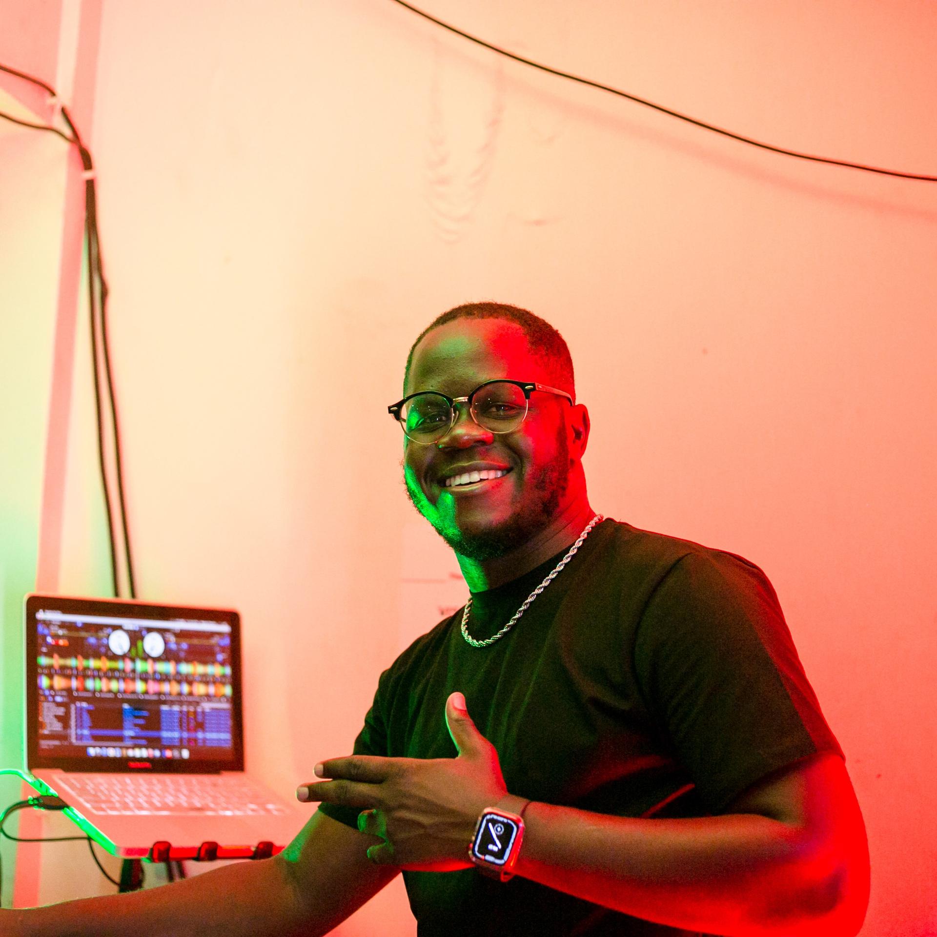 DJ Vick Blaze