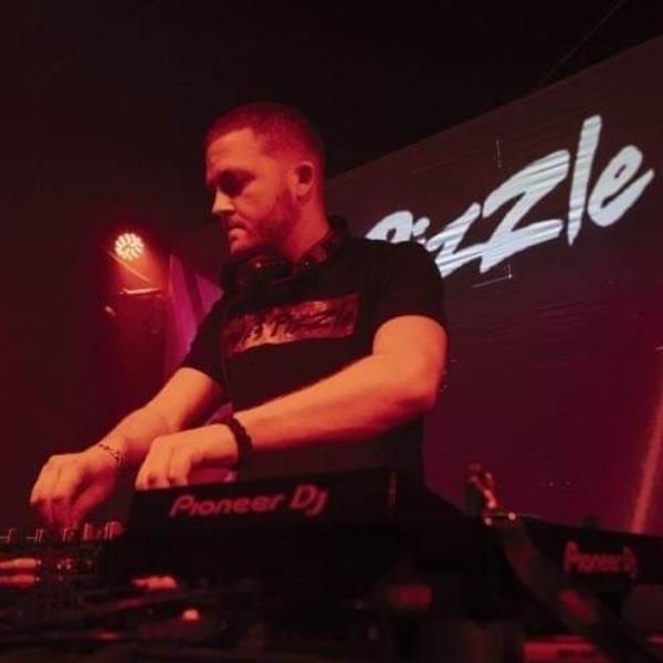 DJ Mik3 Pizzle