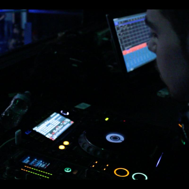 DJ Petruz
