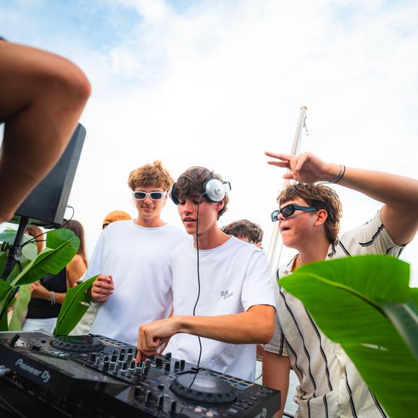 DJ BLADEZ