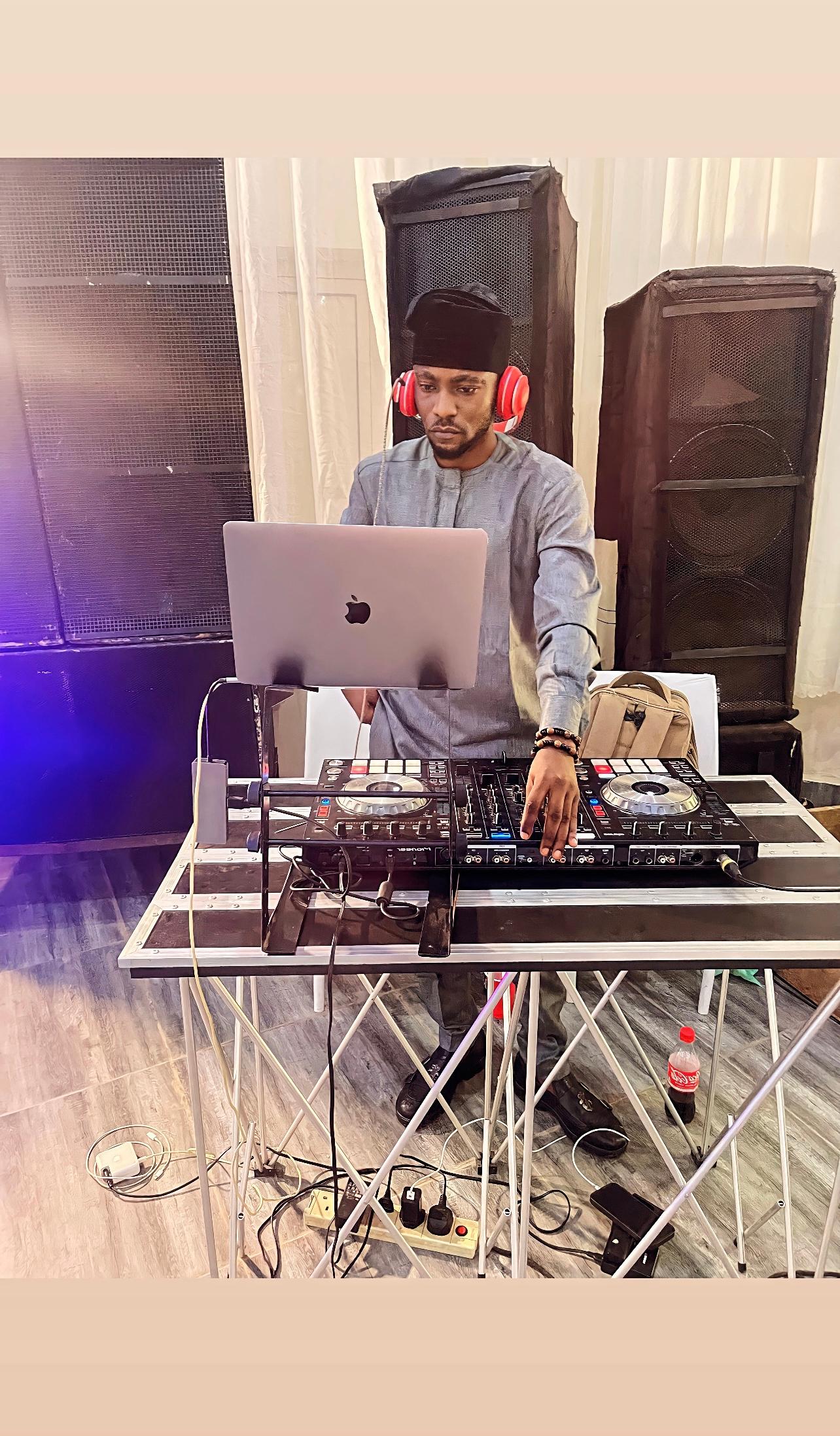 Dj Dixon