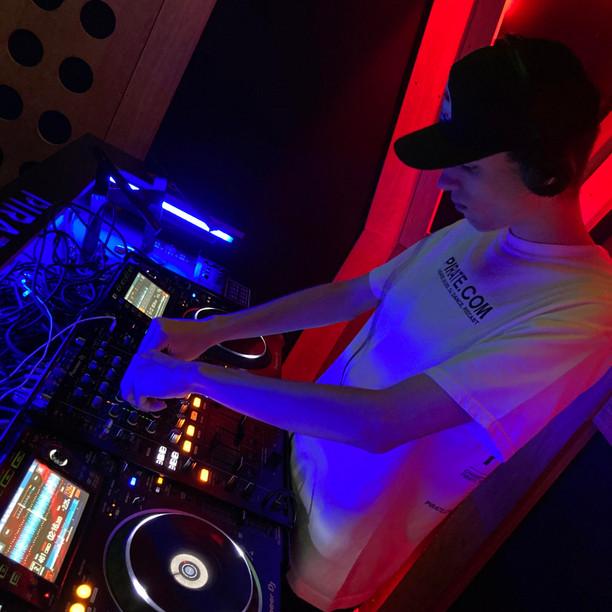 DJ MK4