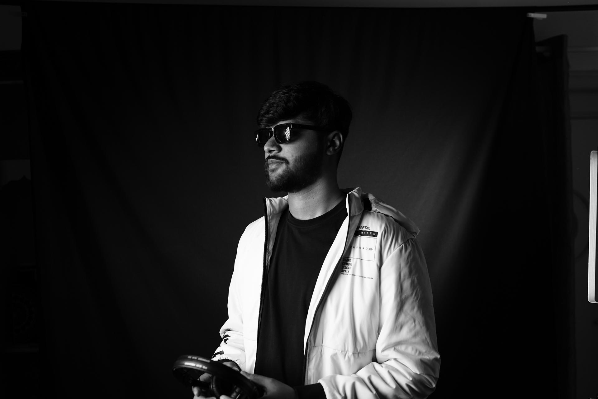 Nik