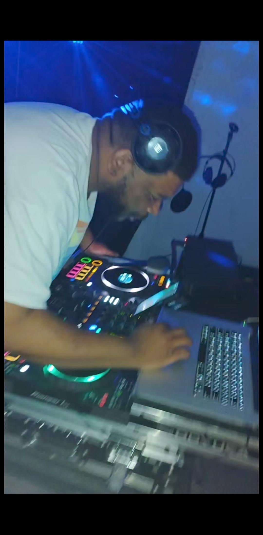 Dj Eazy