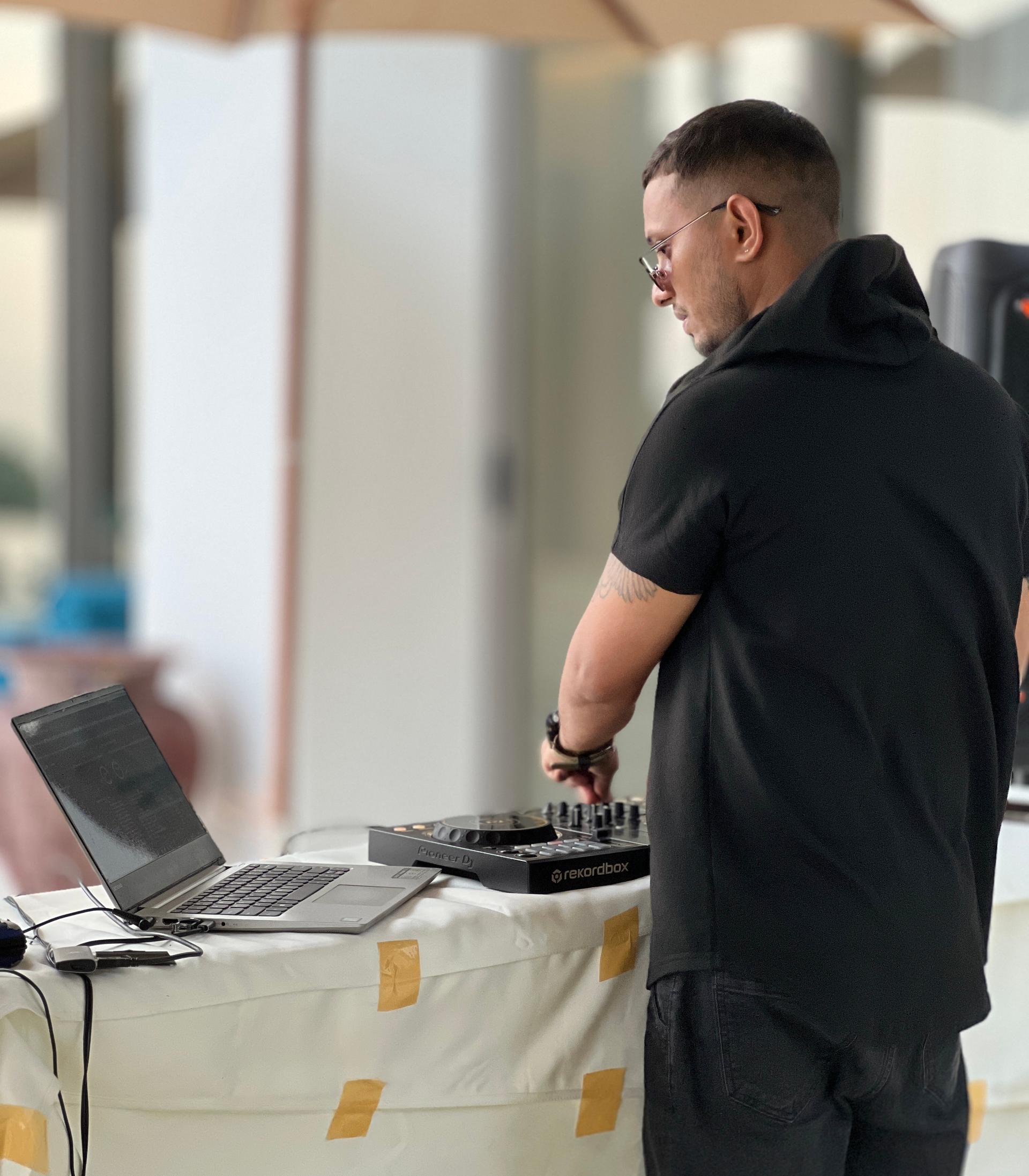 DJ MEET