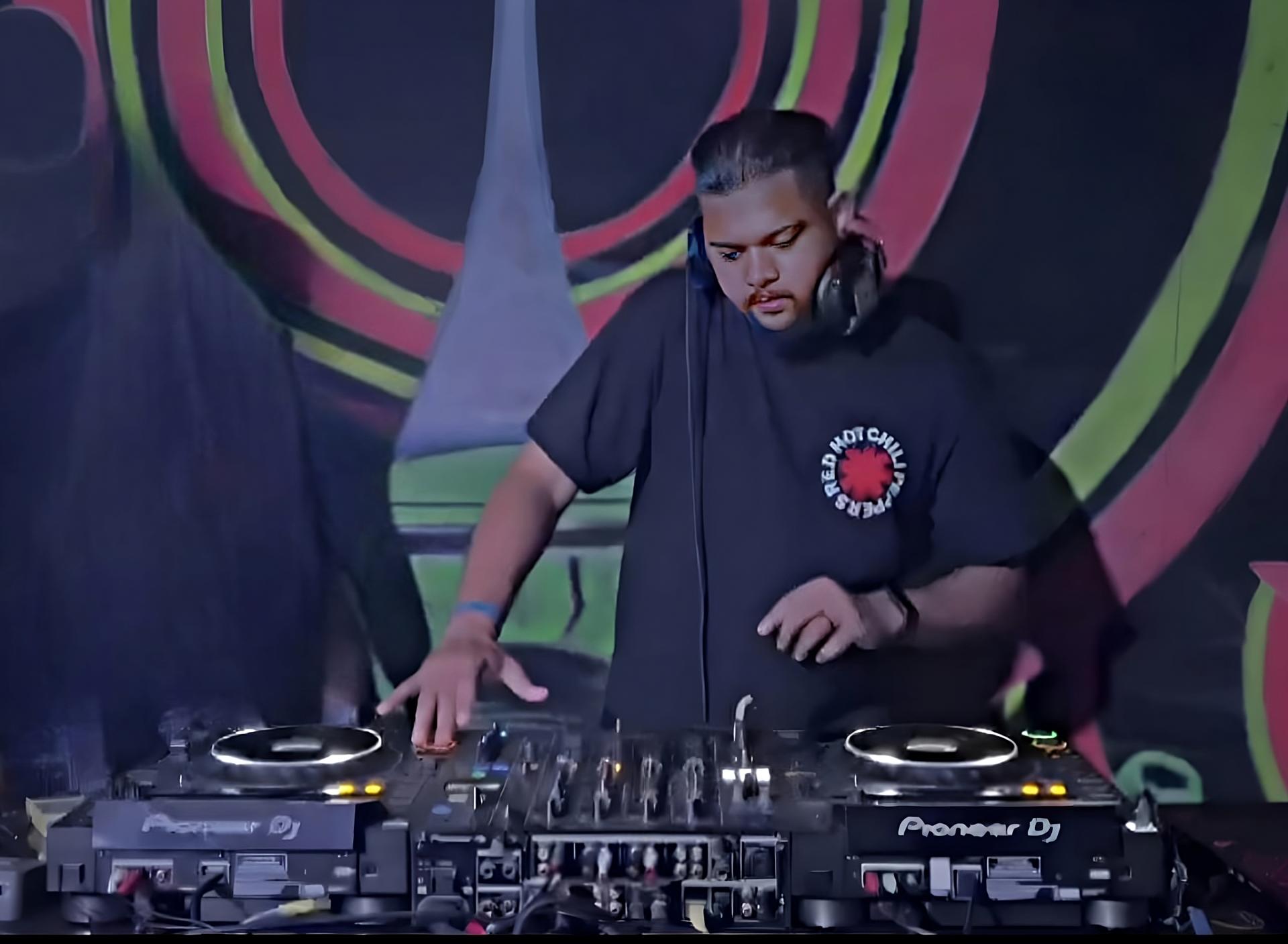 Dj Adrian Reid