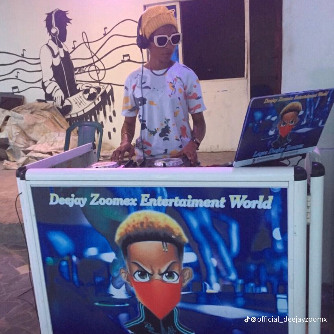 Bselect, Davido, Omitutu