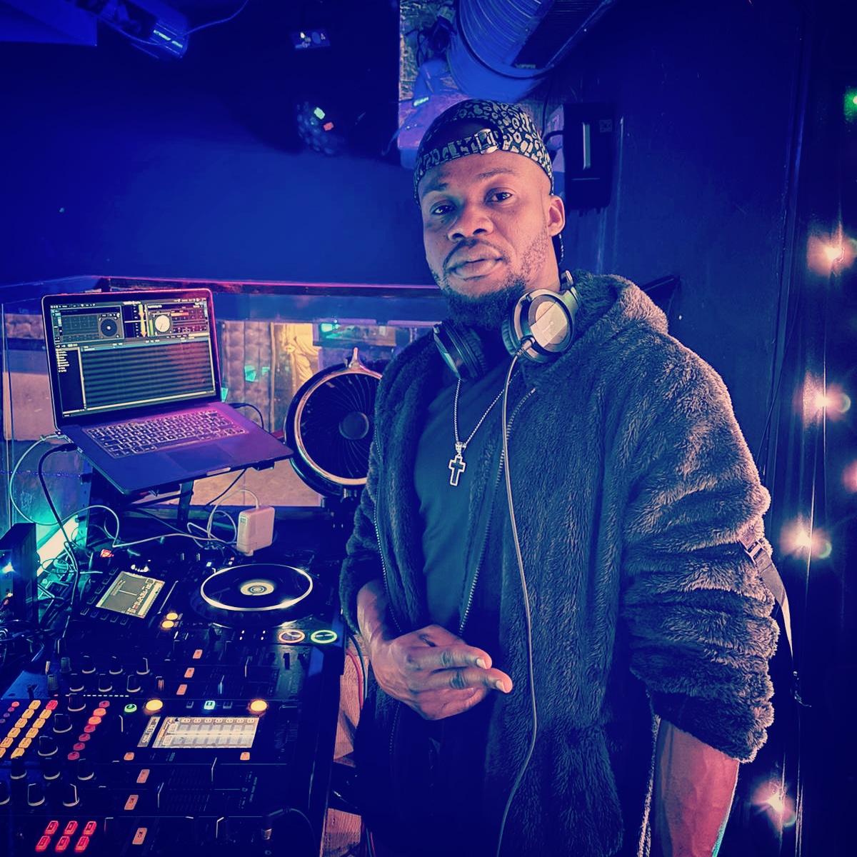DJ