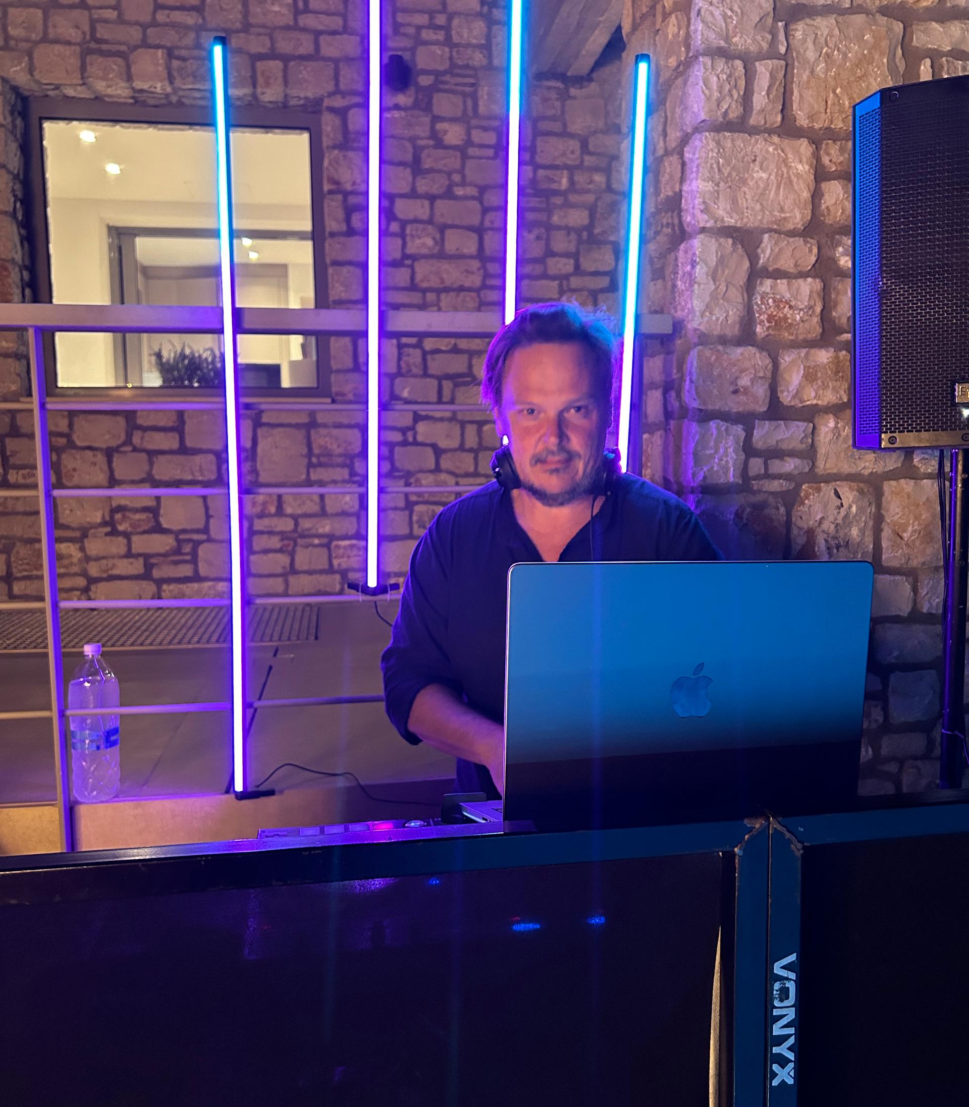 dj gabriel nanopoulos