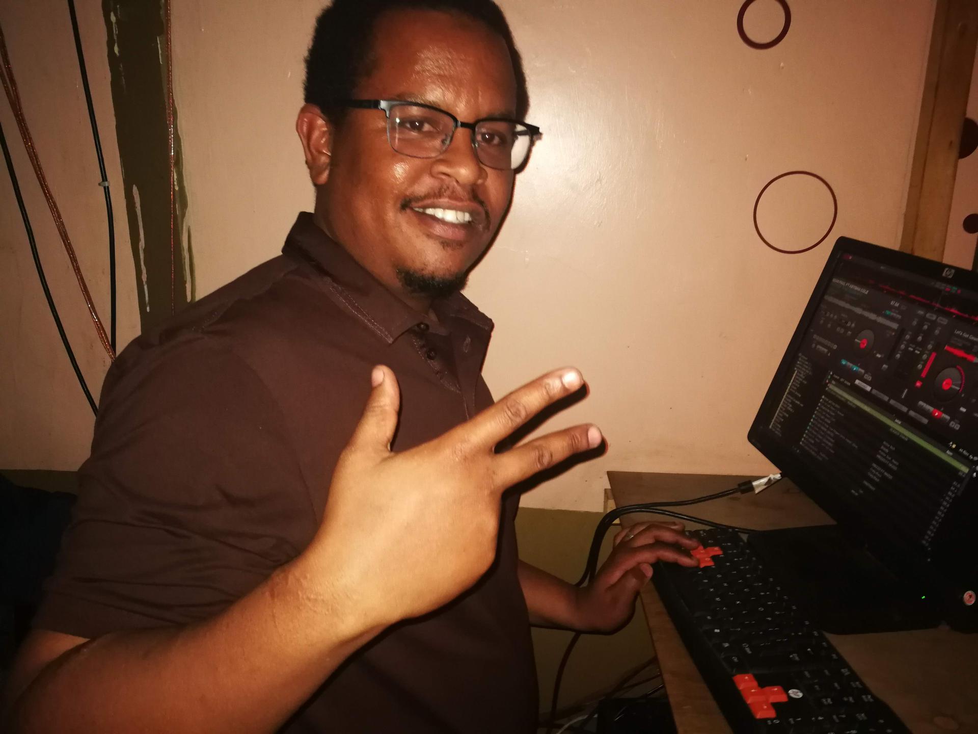 Deejay Mondoz