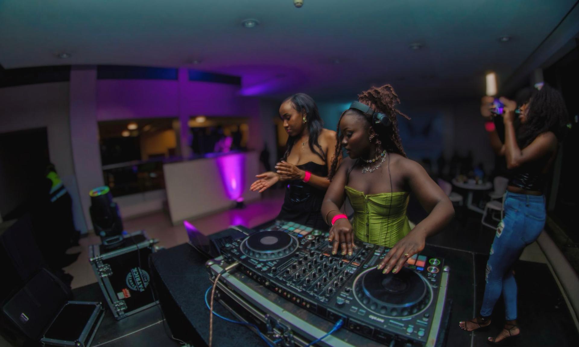 Dj Mandy
