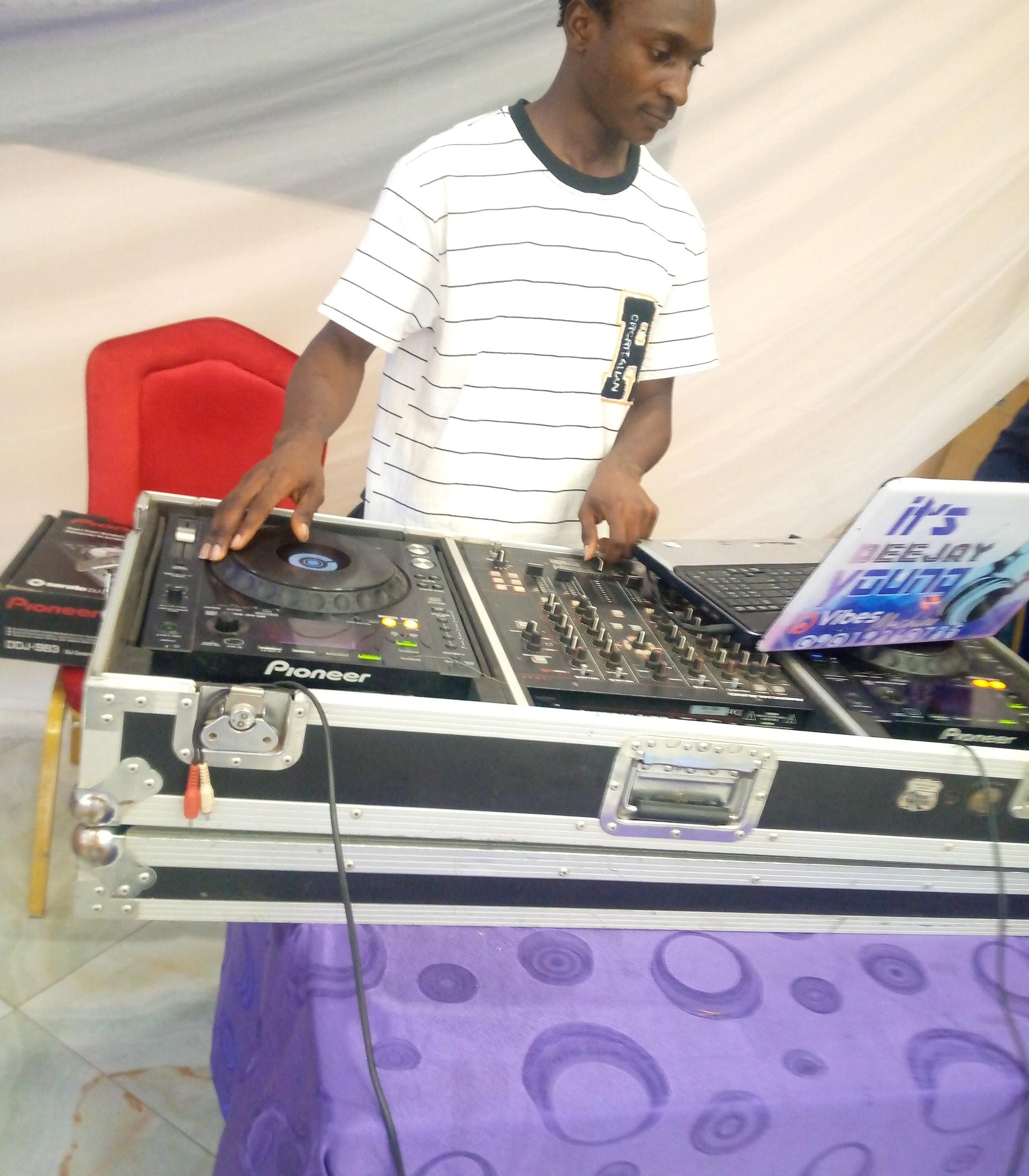 Dj whizzy