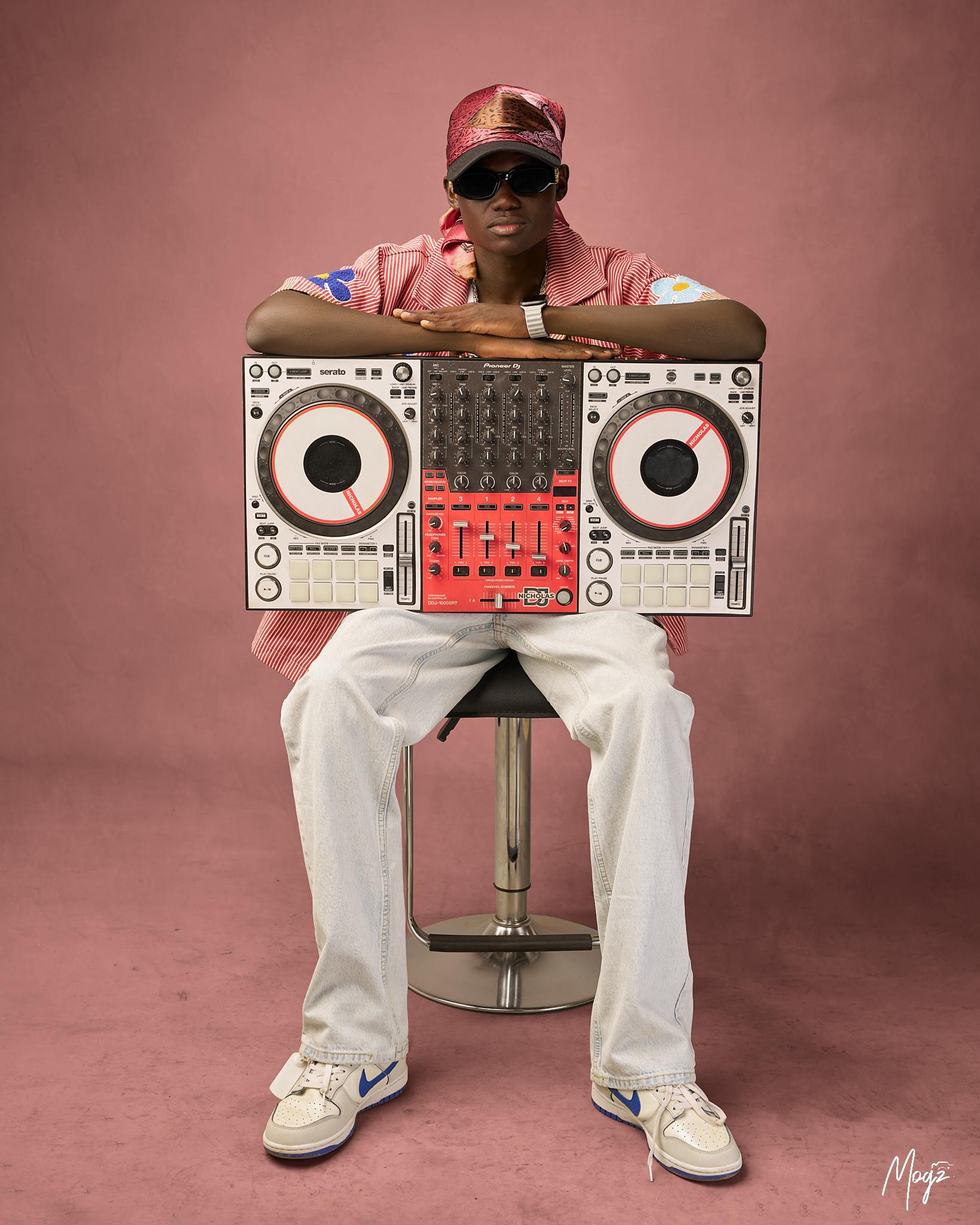 DJ NICHOLAZ NICO