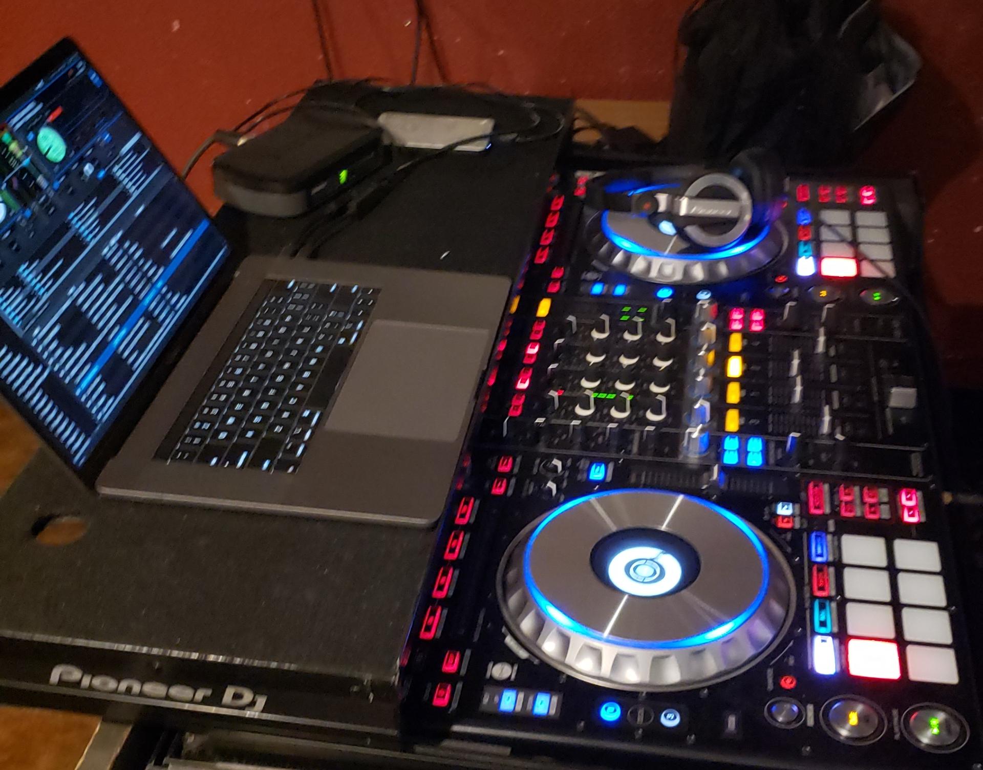 DJ ROB
