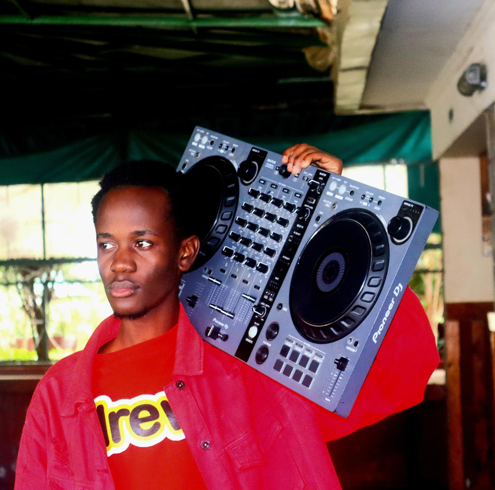 DJ SAMSI 