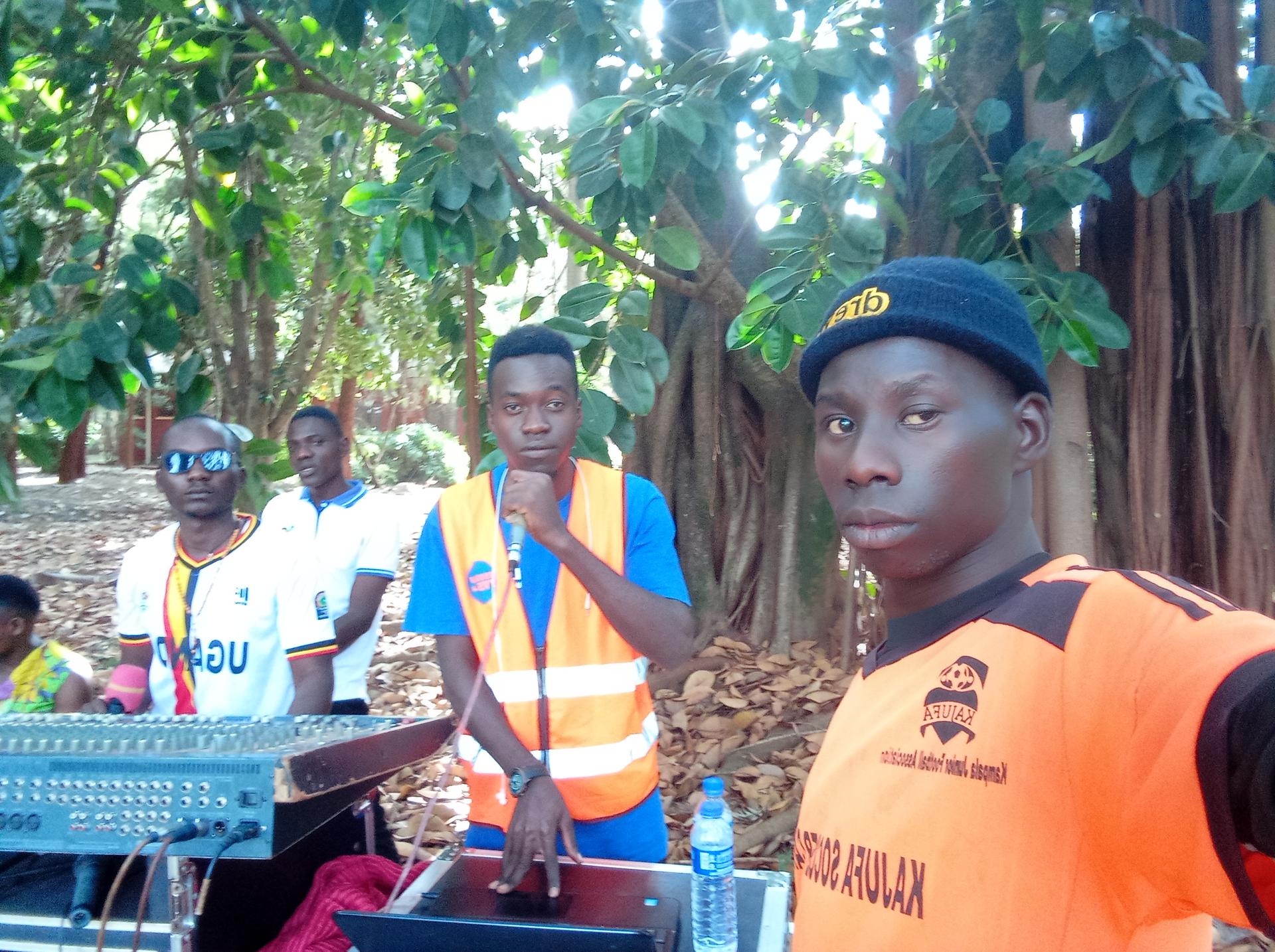 Dj essy