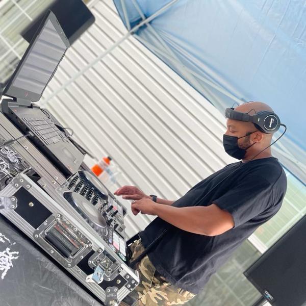 DJ SMOOVE