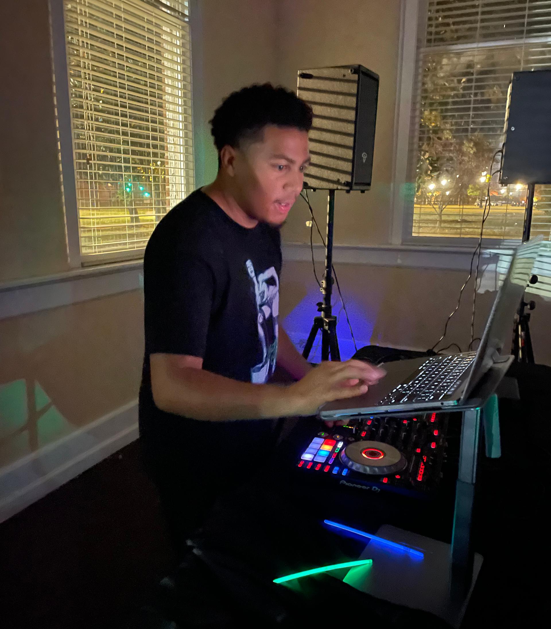 DJ E!